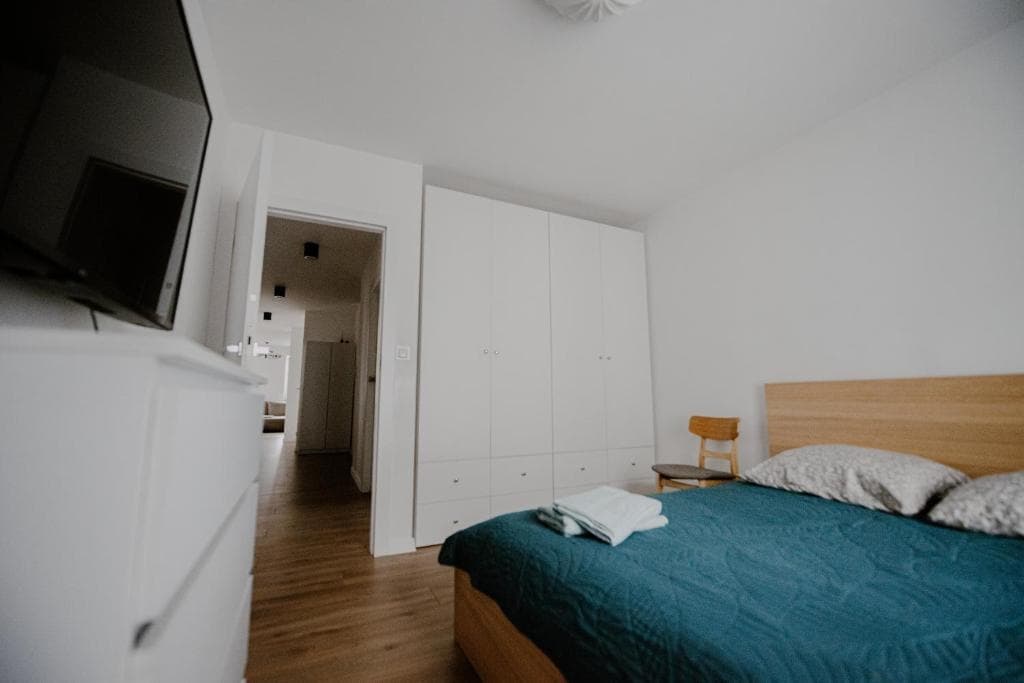 Targowa Luxury 3-Bedroom Apartment - Free Parking 7