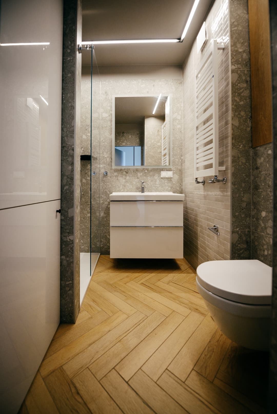 Chill in Łódź - Modern Studio with AC & Private Sleeping Area