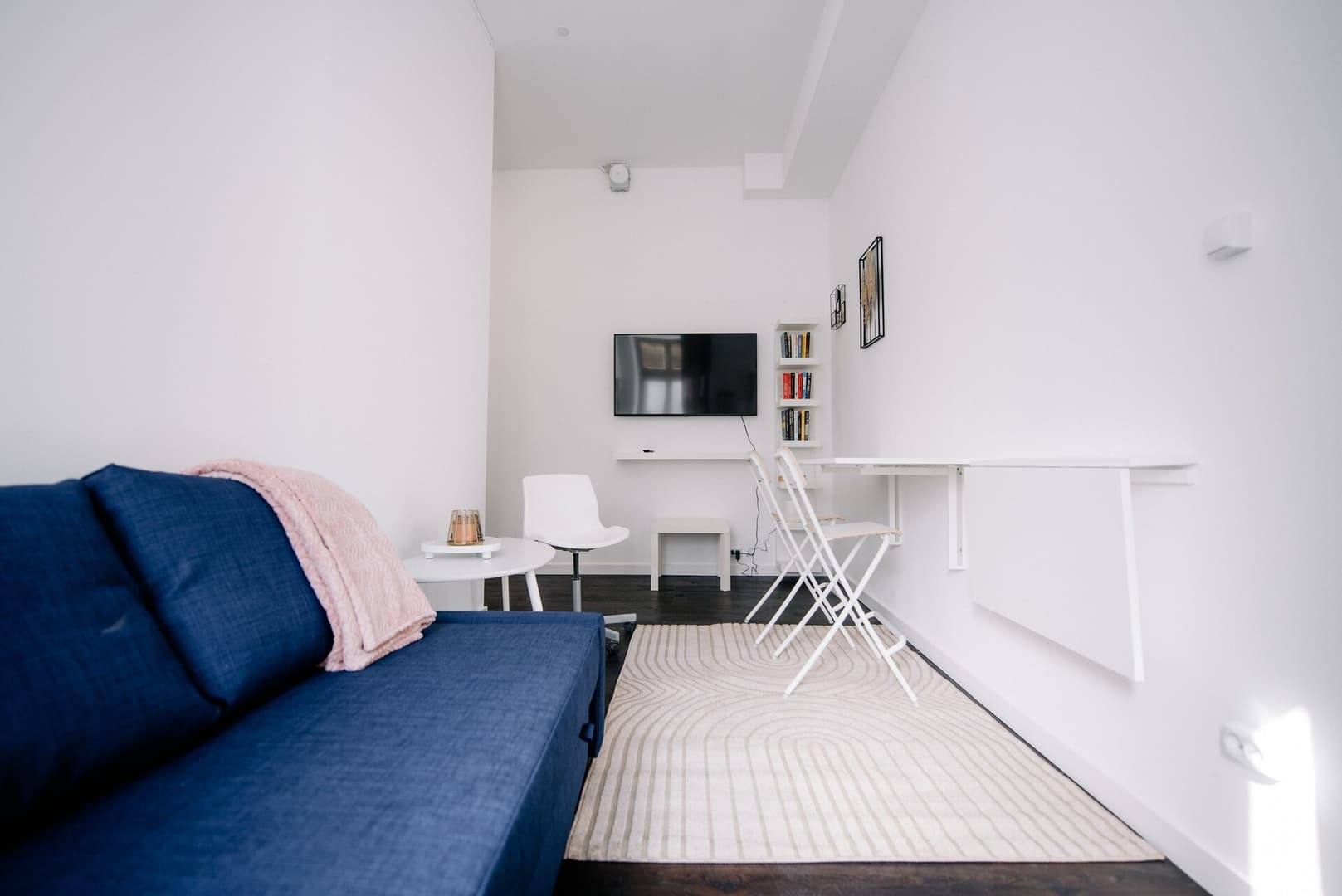 Piotrkowska 50 & Narutowicza Five-Room Elite Enclave - New Listing CHILLINLODZ