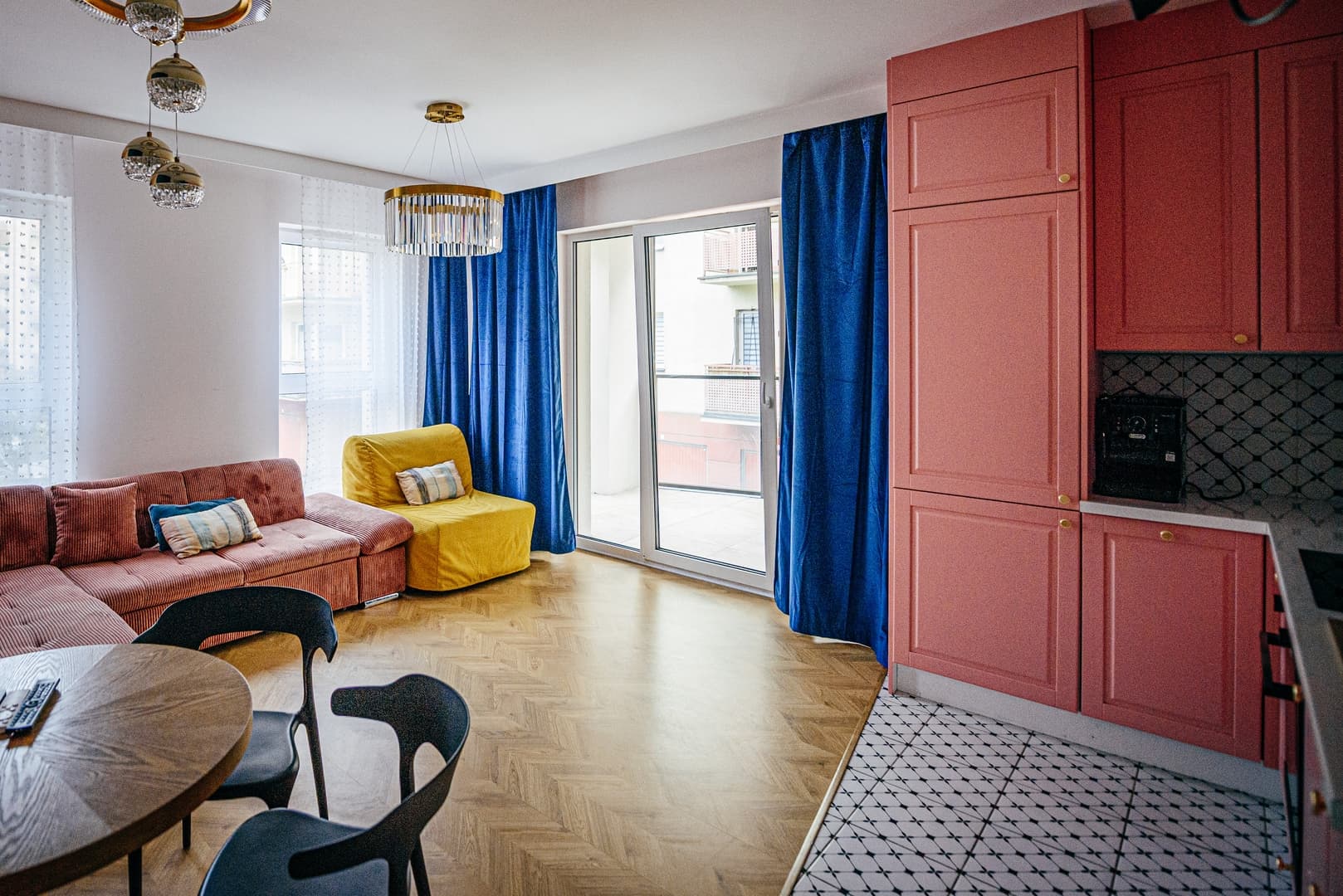 Pogonowskiego 73 - Pink Design Apartment 8 Guests, Terrace & Parking CHILLINLODZ